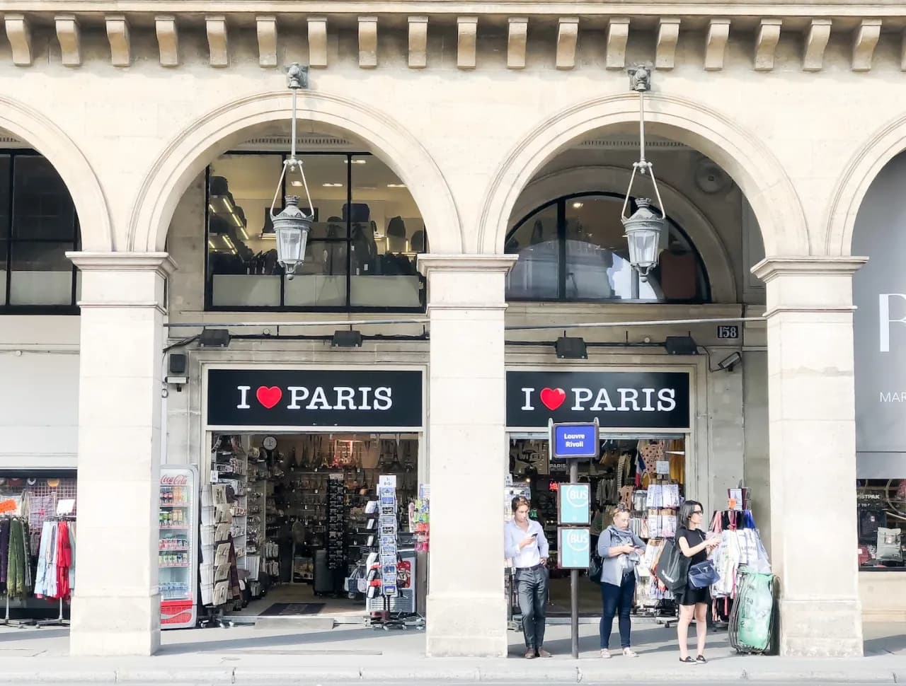 Co warto przywieźć z Paryża? Odkryj wyjątkowe pamiątki i smaki