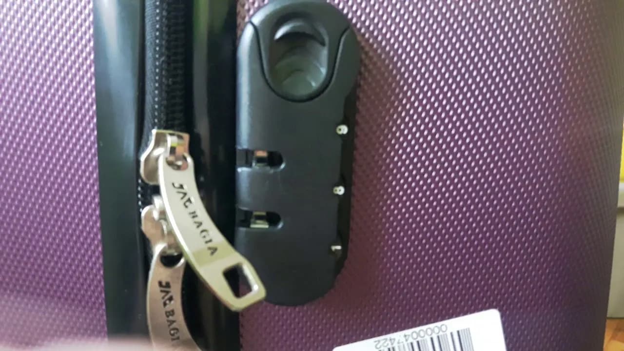 Jak ustawić kod w walizce Wittchen - proste kroki, które musisz znać