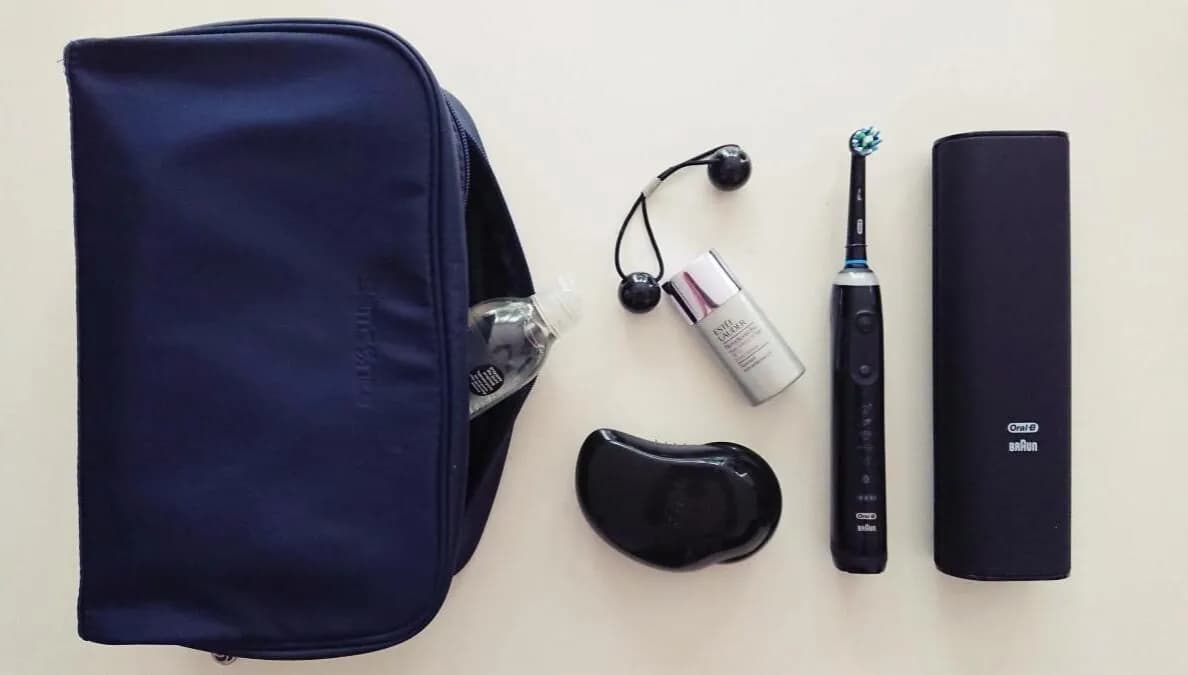 Czy można przewozić szczoteczkę elektryczną w bagażu podręcznym? Sprawdź zasady