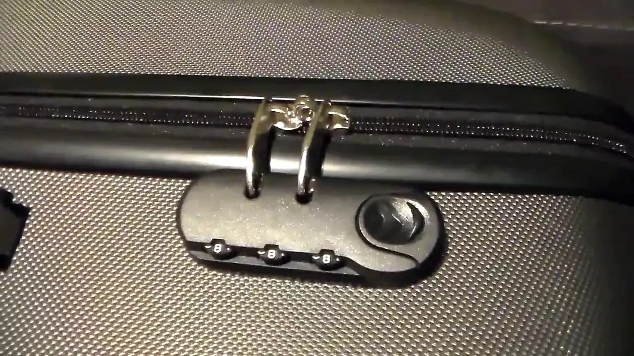 Jak ustawić kod w walizce Ochnik i uniknąć problemów z zamkiem