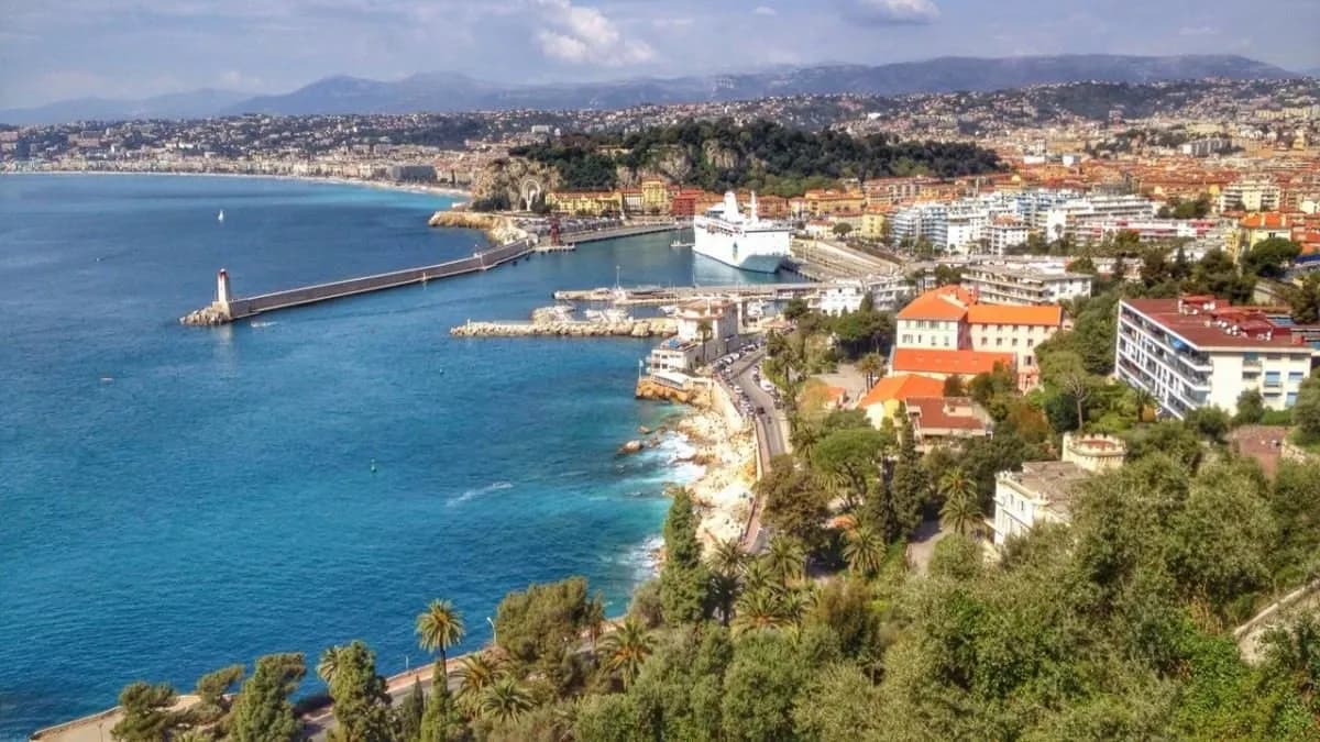 Nicea czy jest bezpiecznie? Odkryj zagrożenia i bezpieczne miejsca.