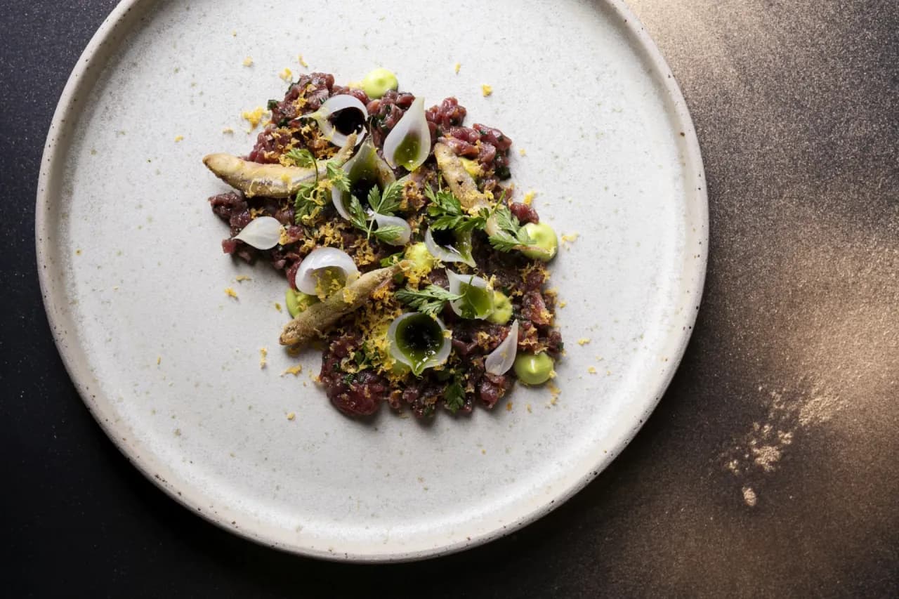 Mikoszewo gdzie zjeść? Odkryj najlepsze lokale z pysznym jedzeniem