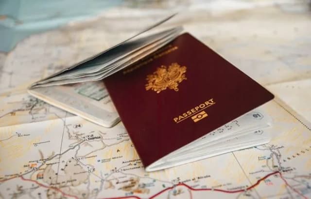 Ile kosztuje zgoda na paszport u notariusza? Sprawdź, co musisz wiedzieć