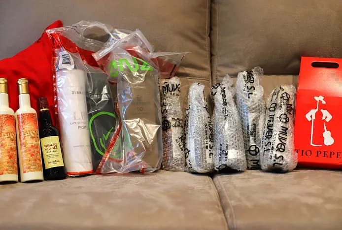 Czy w bagażu rejestrowanym można przewozić alkohol? Sprawdź limity!